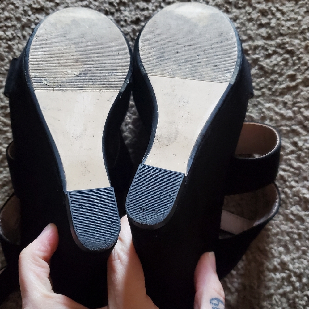Heels - Picture 4 of 4